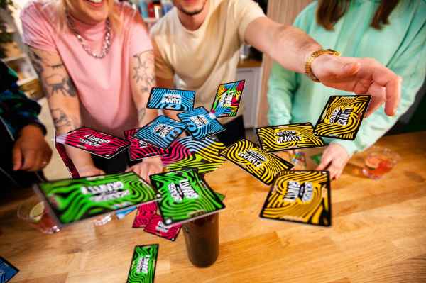 Cards VS Gravity Pro