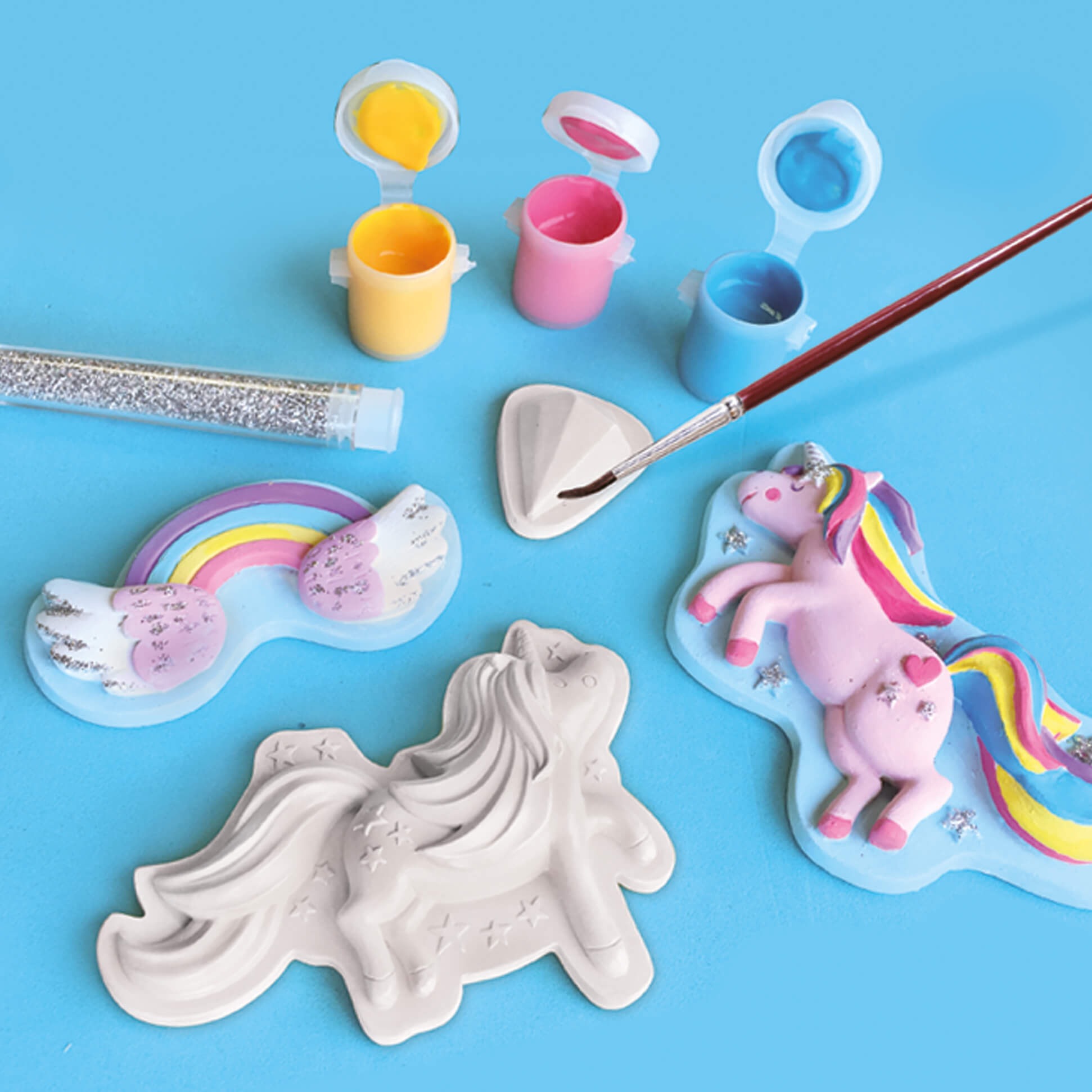 Casting and painting Set Unicorns