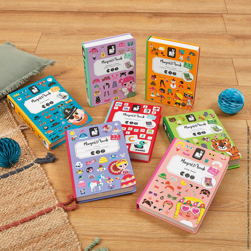 BOY'S COSTUMES MAGNETI'BOOK